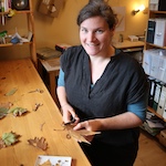 Anna Hielscher in ihrem Atelier. Foto: Borée