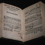 Klug‘sches Gesangbuch mit dem Lutherlied „Ein feste Burg“. Foto: Thiede